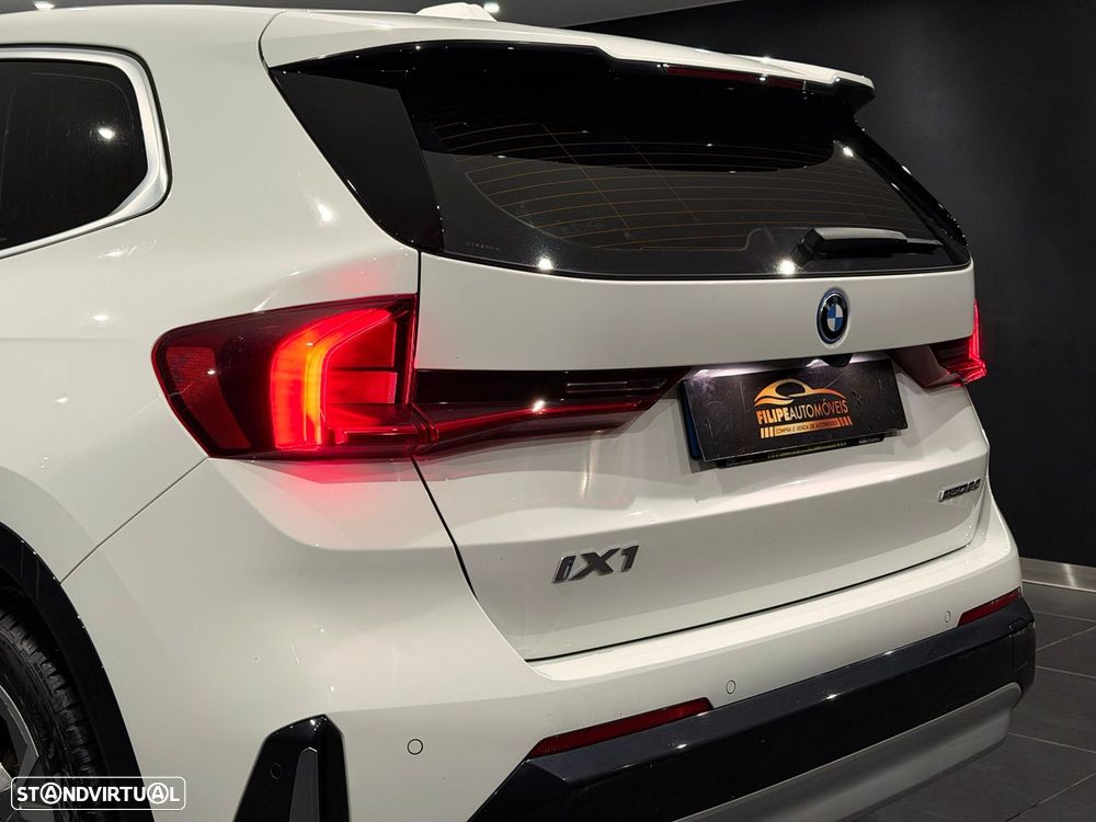 BMW iX1 eDrive20 xLine - 12