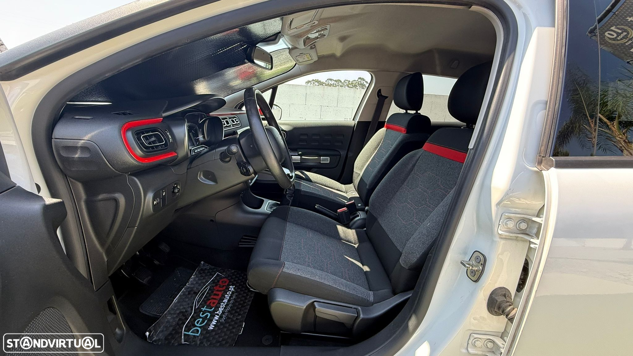 Citroën C3 1.2 PureTech Shine - 19