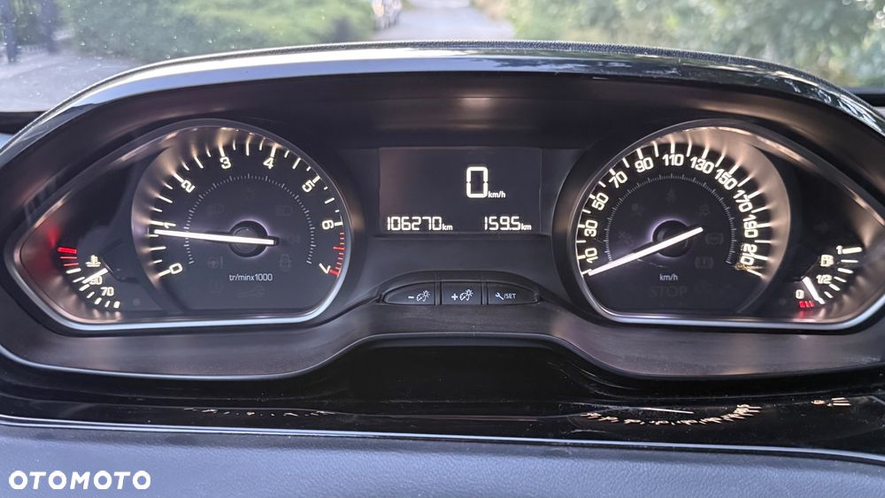 Peugeot 208 - 9
