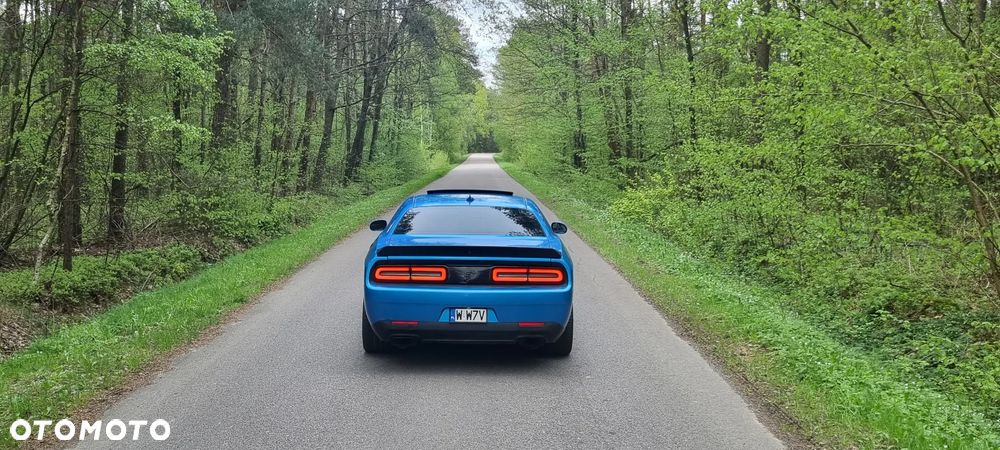 Dodge Challenger 6.2 Hellcat - 12