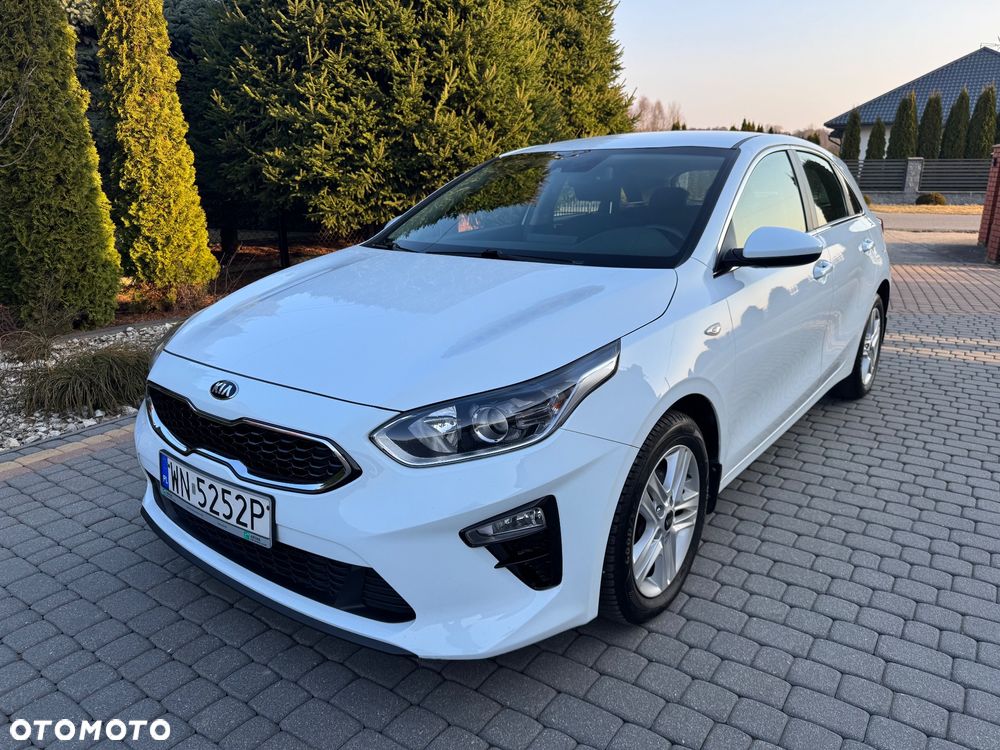 Kia Ceed 1.6 CRDi mHEV M - 4