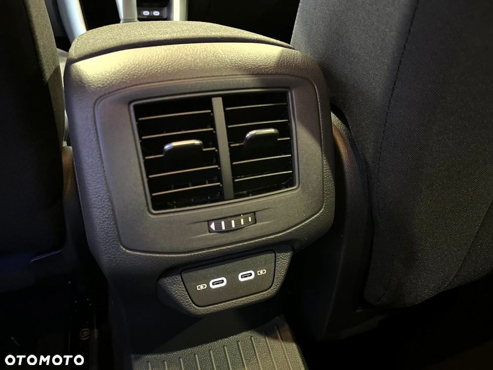 Volkswagen T-Roc 1.5 TSI Life Plus DSG - 28