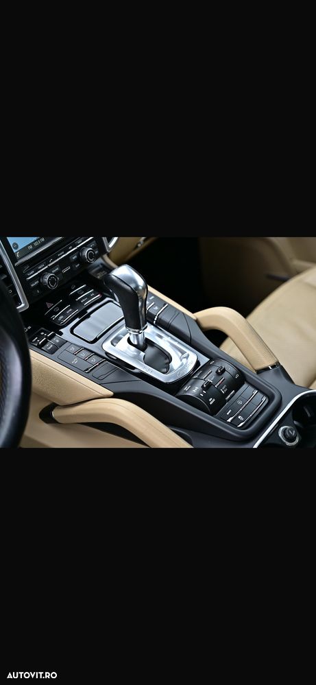 Porsche Cayenne 3.0 L - 31