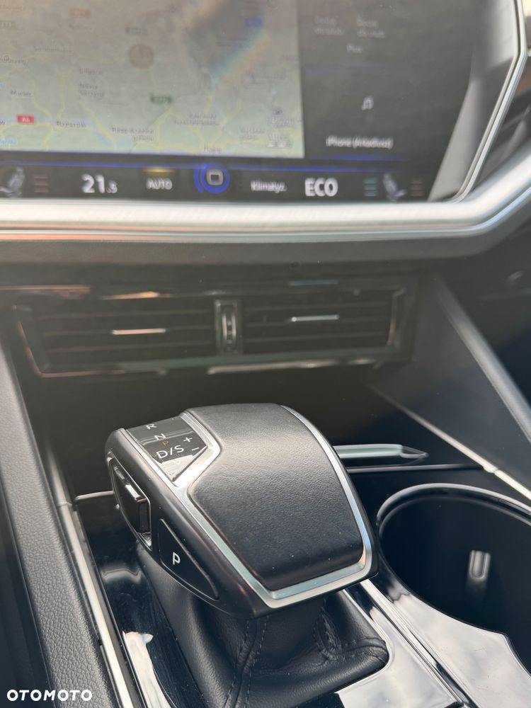 Volkswagen Touareg ver-3-0-v6-tdi-scr-4mot-r--line - 18