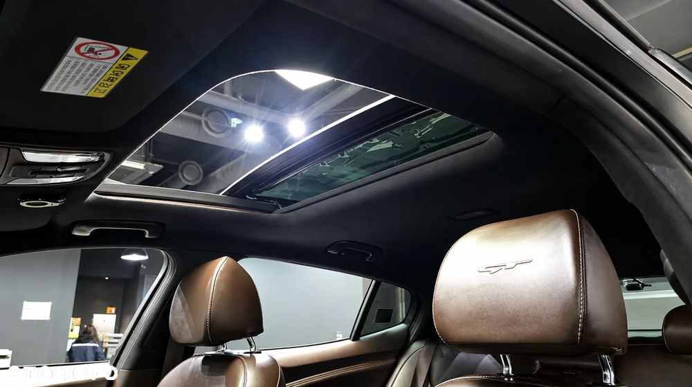 Kia Stinger - 14