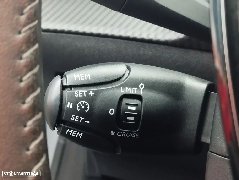 Peugeot 208 1.2 PureTech Active Pack - 22