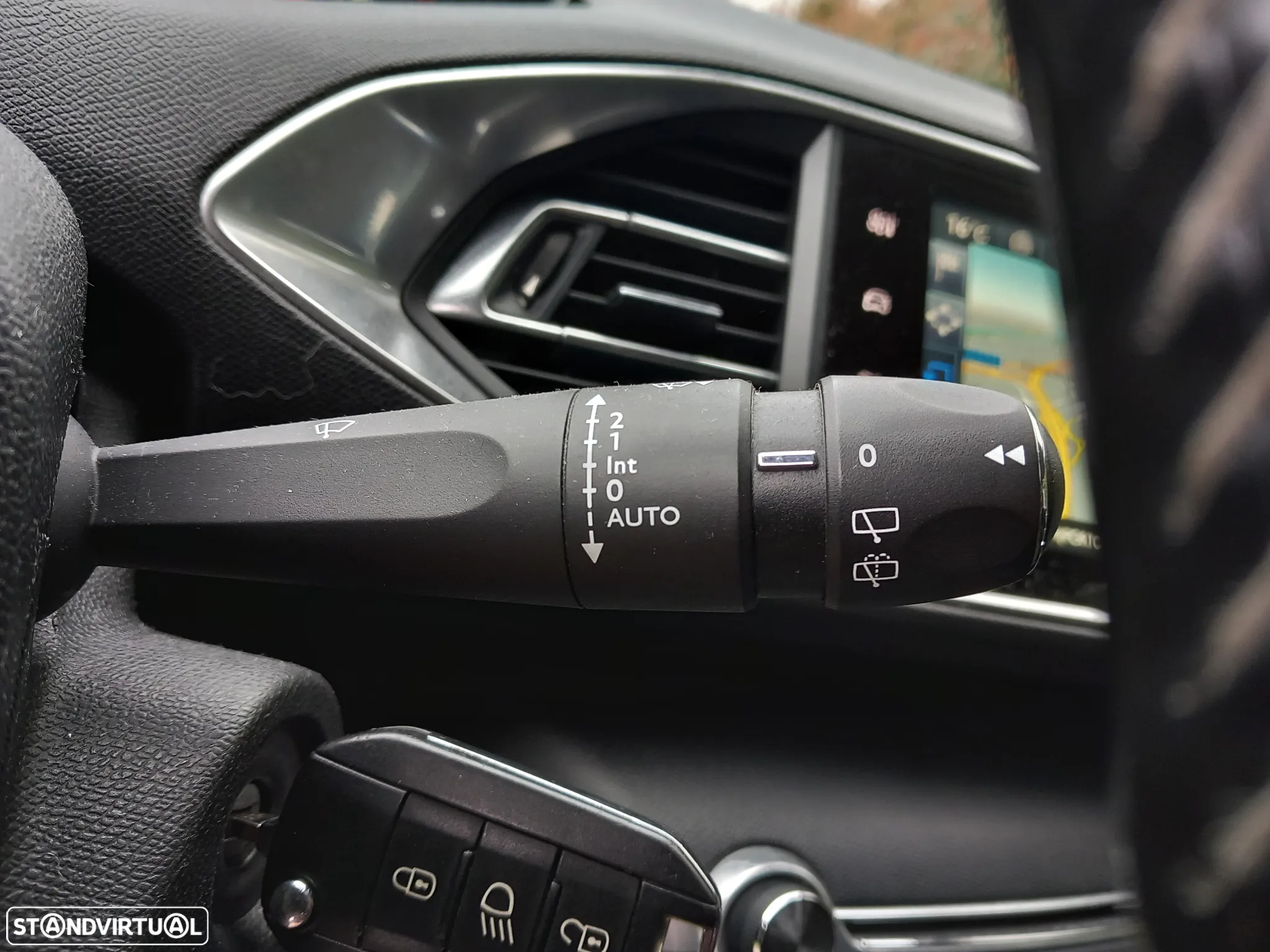 Peugeot 308 SW BlueHDi 150 EAT6 Stop & Start Allure - 24