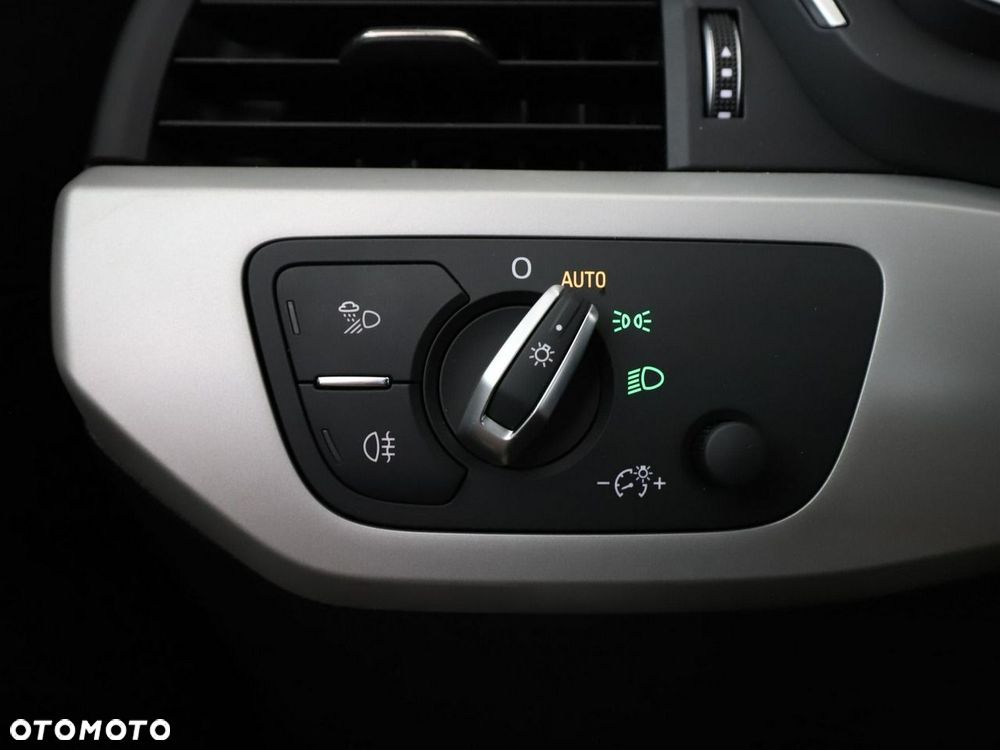 Audi A4 Avant 40 TDI Quattro S Line S tronic - 36