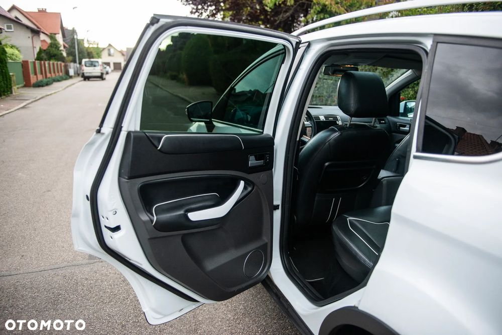 Ford Kuga 2.0 TDCi 4x4 Titanium - 15
