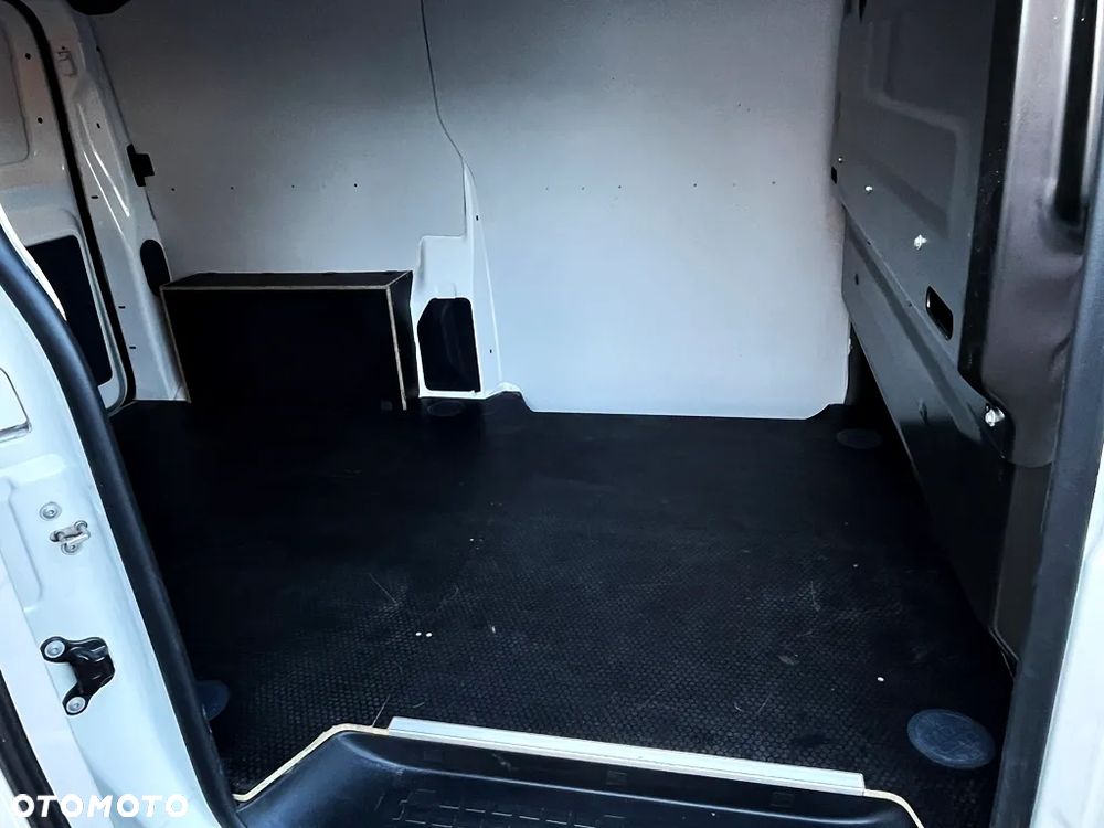 Opel Vivaro - 29