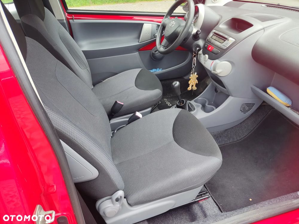 Toyota Aygo Standard - 13