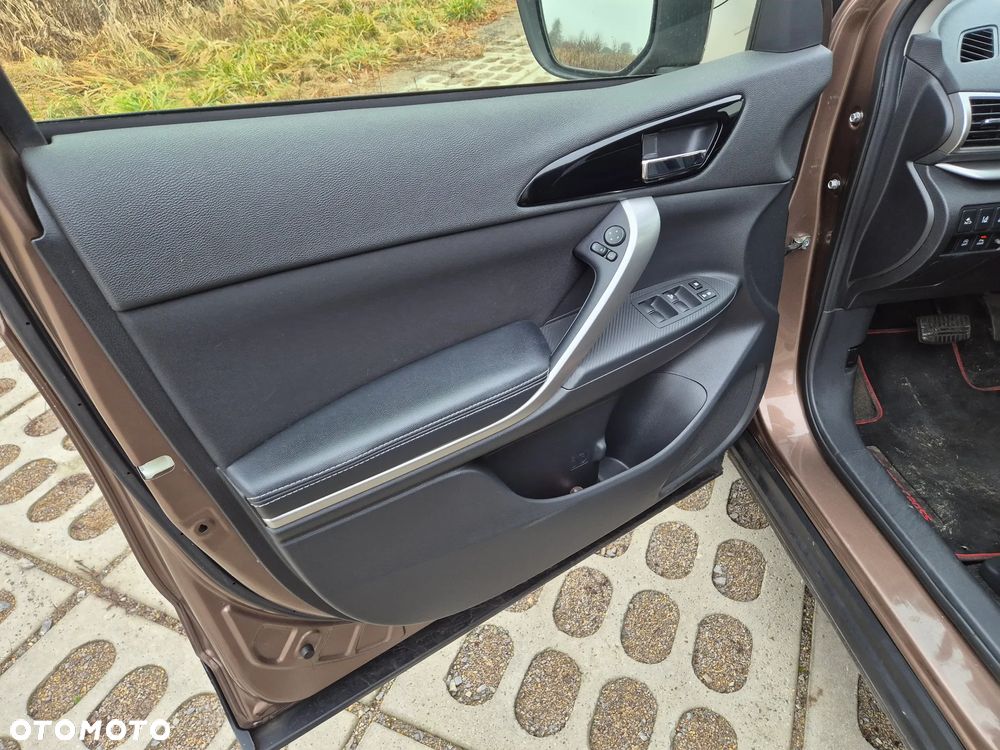 Mitsubishi Eclipse Cross 1.5 T GPF Intense Pro CVT 4WD - 24