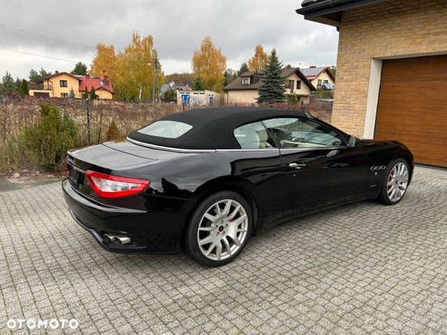 Maserati GranCabrio - 10