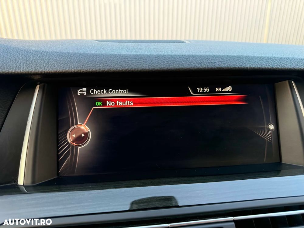 BMW Seria 5 530d xDrive Touring Aut. Luxury Line - 34