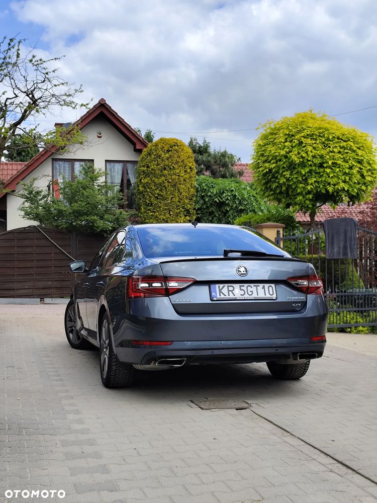 Skoda Superb 2.0 TSI 4x4 Sportline DSG - 5