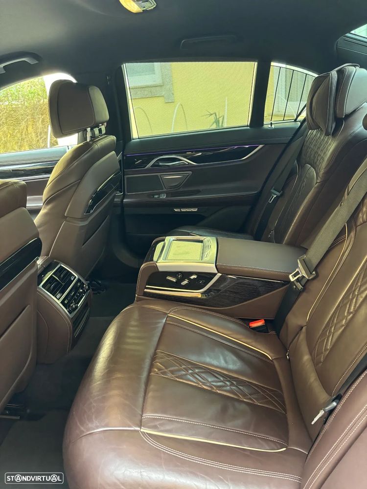 BMW 730 d Pack M - 13