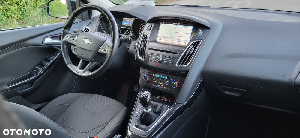 Ford Focus 1.5 EcoBoost STart-Stopp-System TITANIUM - 36