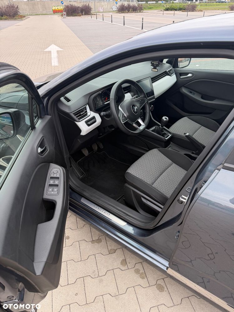 Renault Clio - 8