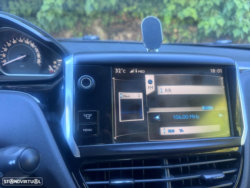 Peugeot 208 82 PureTech Style — fotografia 12