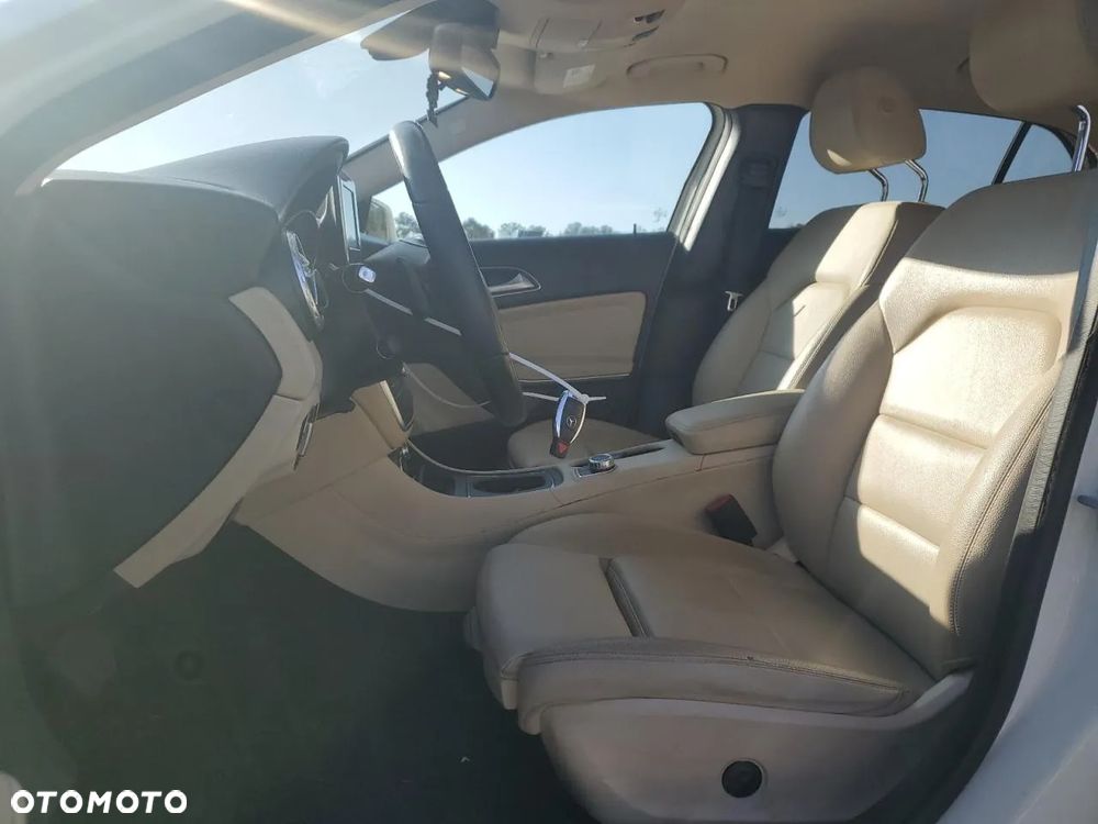 Mercedes-Benz GLA 250 4-Matic - 7