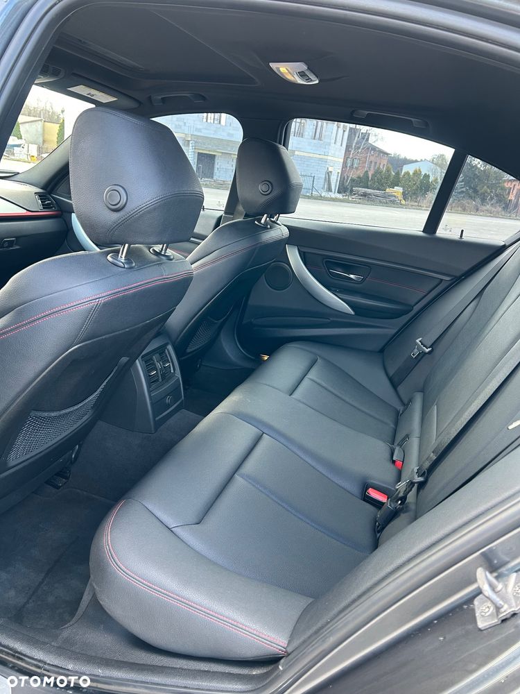 BMW Seria 3 335i Edition Sport - 10