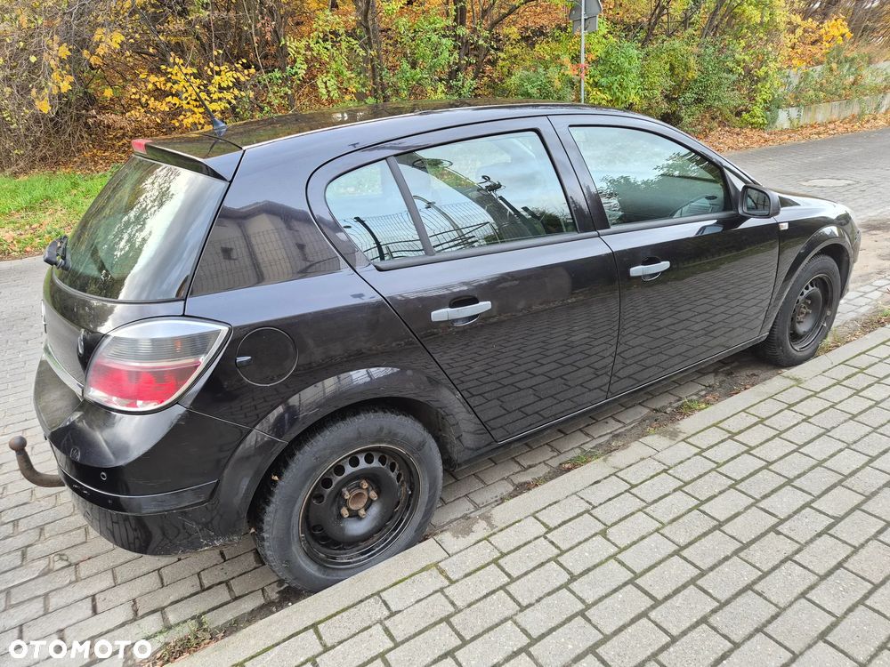 Opel Astra IV 1.6 Essentia - 3