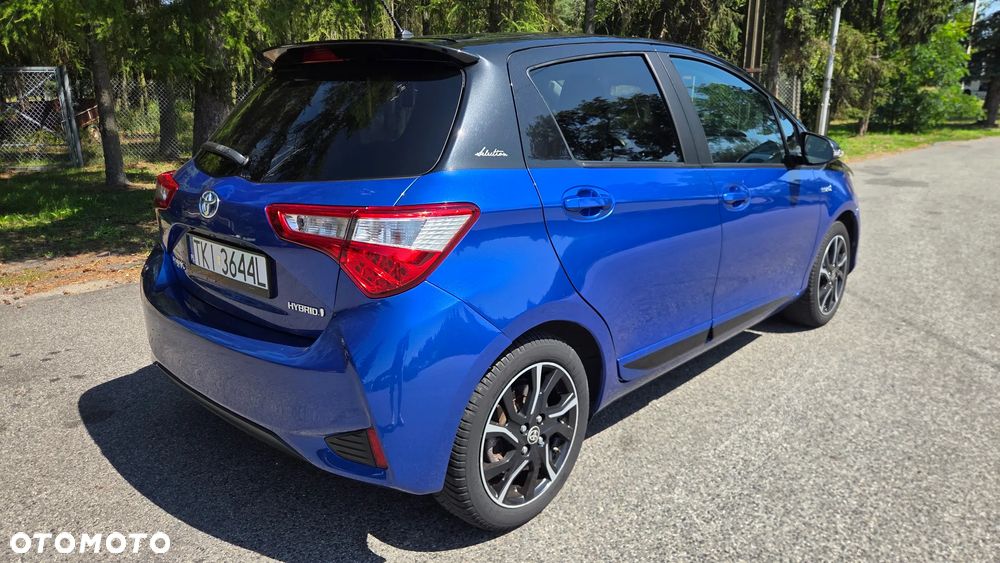 Toyota Yaris Hybrid 100 Selection - 2