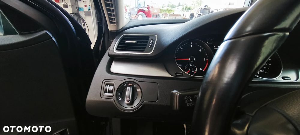 Volkswagen Passat 2.0 TDI Comfortline DSG - 9