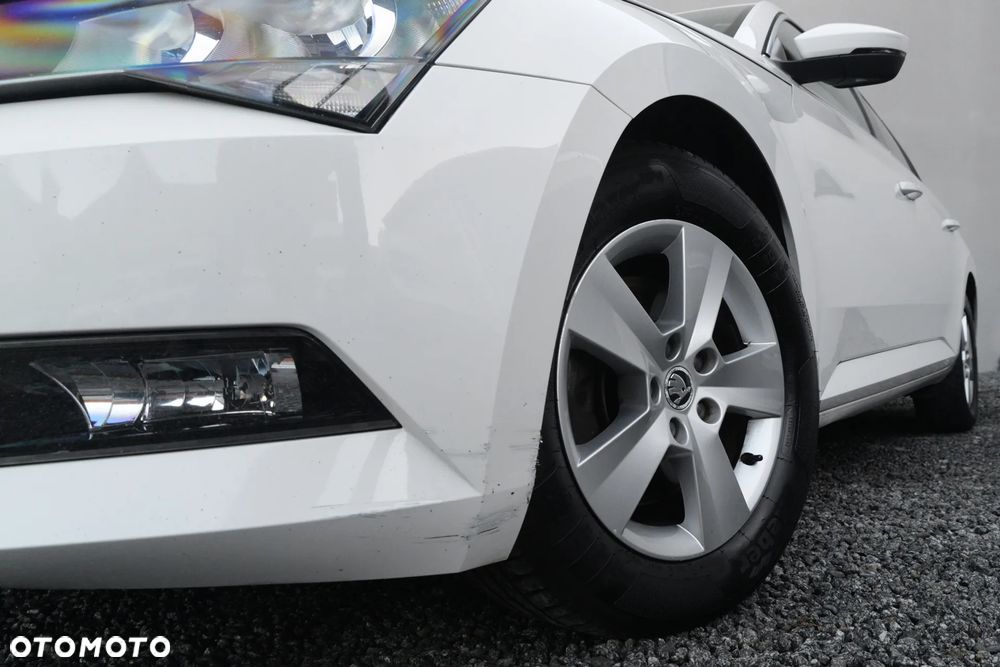 Skoda Superb 2.0 TDI Sportline - 17