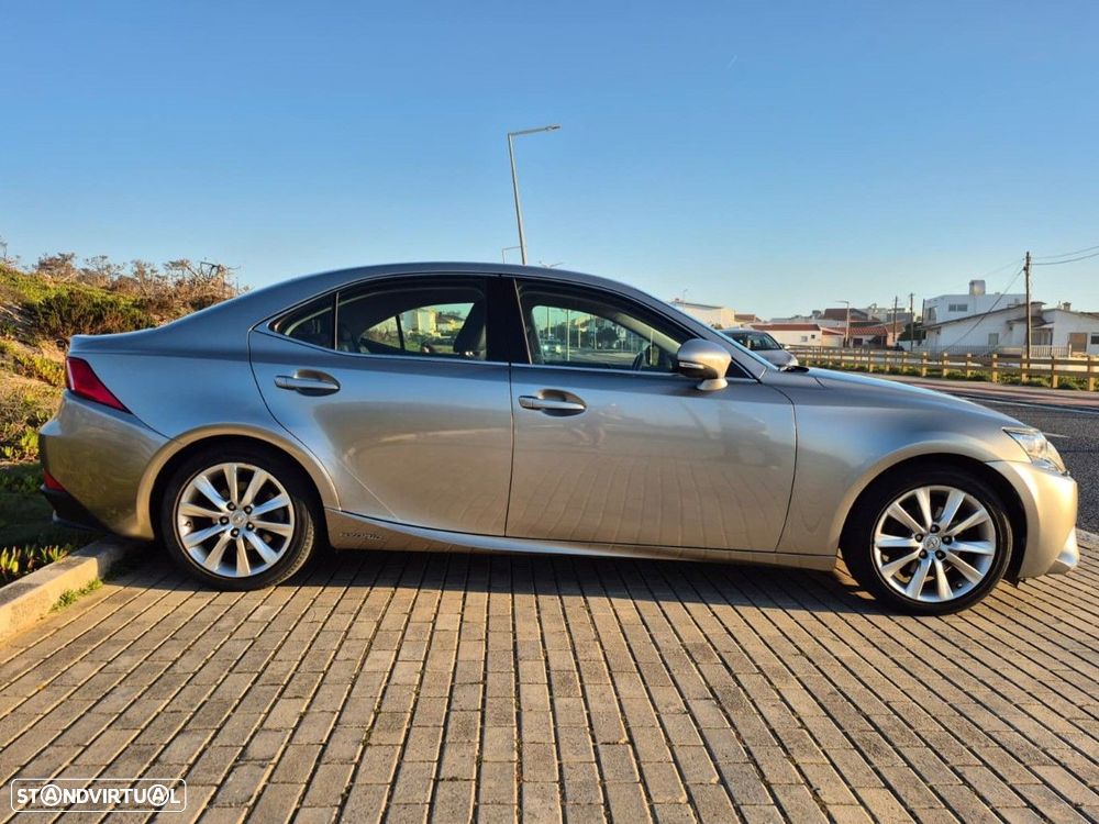 Lexus IS 300H Executive - 18