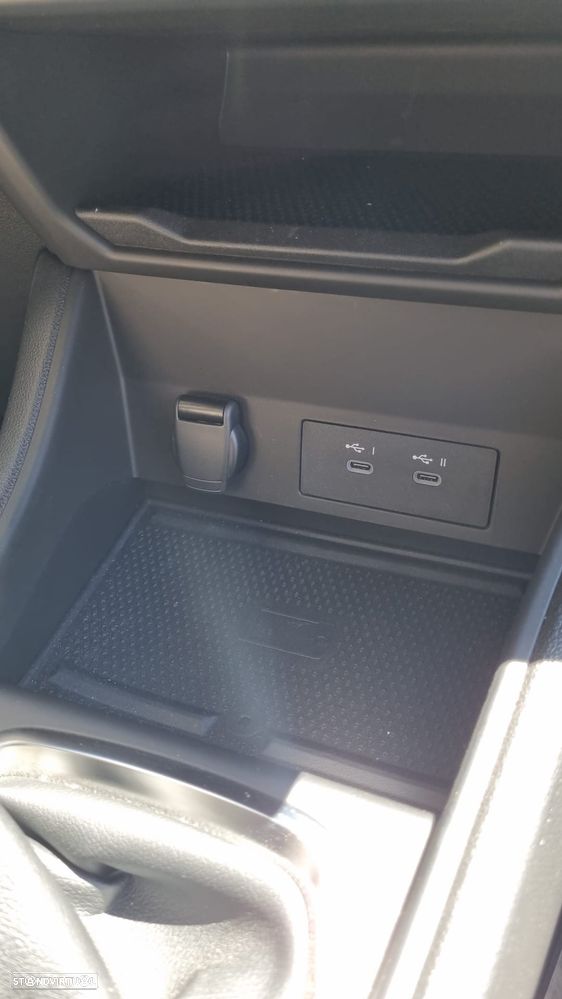 Renault Captur 1.0 TCe Techno Bi-Fuel - 36