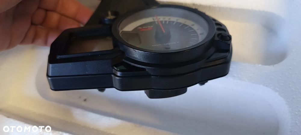 SUZUKI GSX-R 600 750 K8 K9 L0 LICZNIK ZEGARY - 5