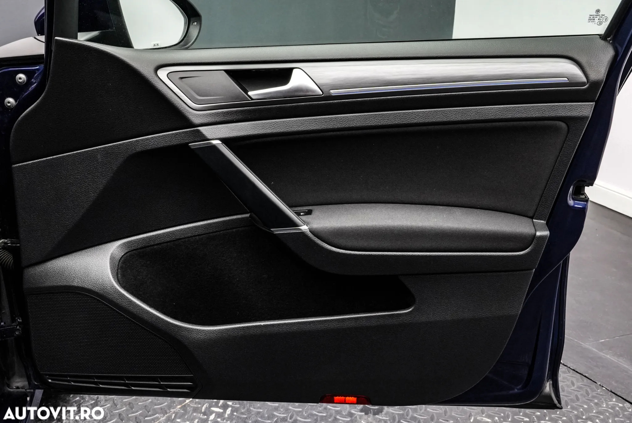 Volkswagen Golf e-Golf - 26