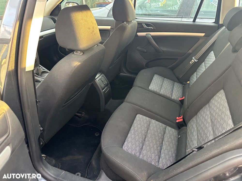 Skoda Octavia 1.6 TDI DPF Ambiente - 6