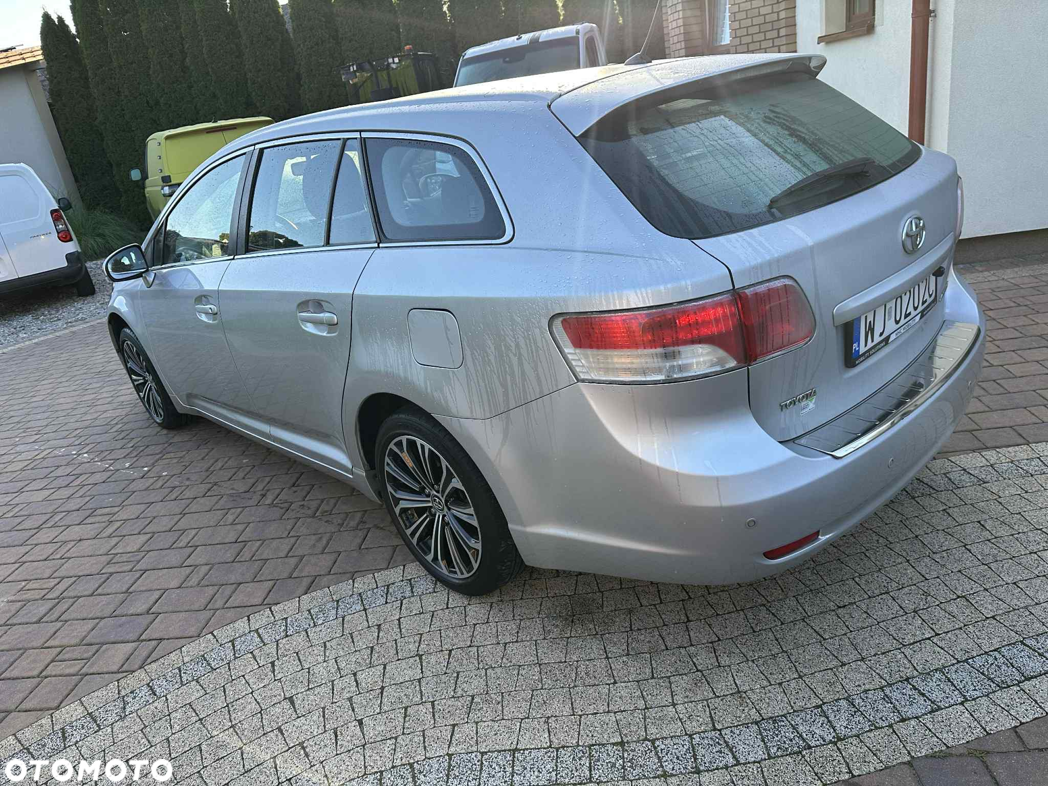 Toyota Avensis - 6