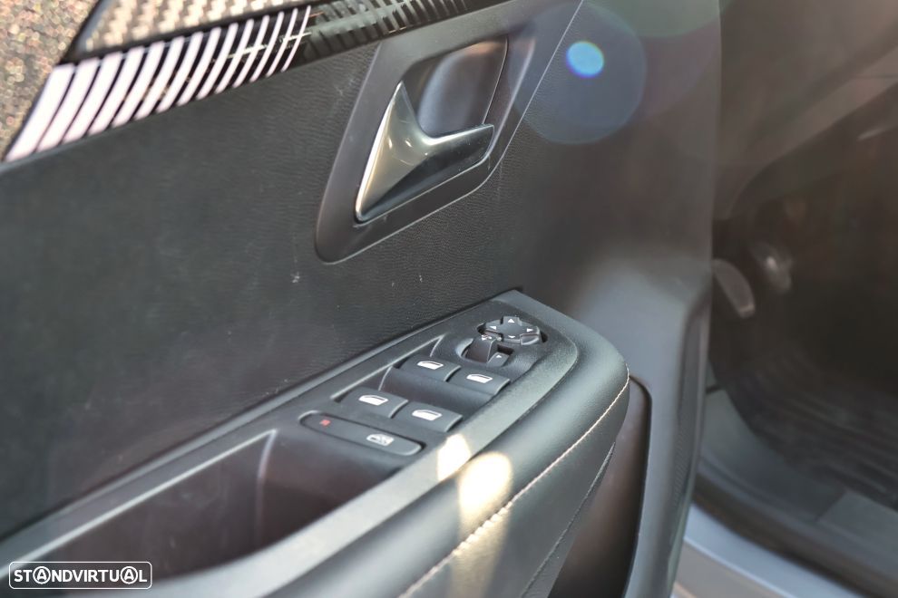 Peugeot 208 1.2 PureTech Allure - 15