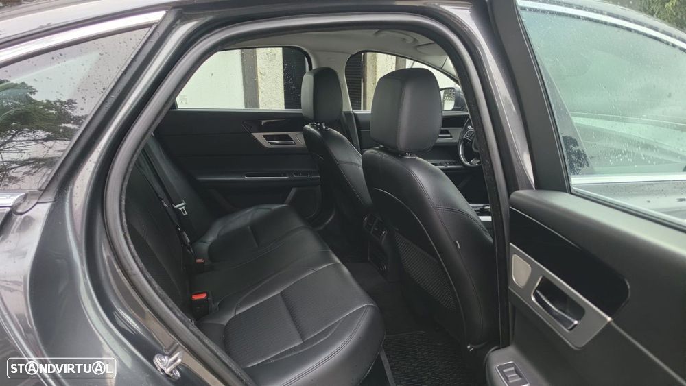 Jaguar XF 2.0 D Portfolio Aut. - 13