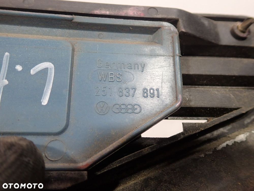 KRATKA NAWIEWU DRZWI LEWA PRZEDNIA VOLKSWAGEN T3 - 4