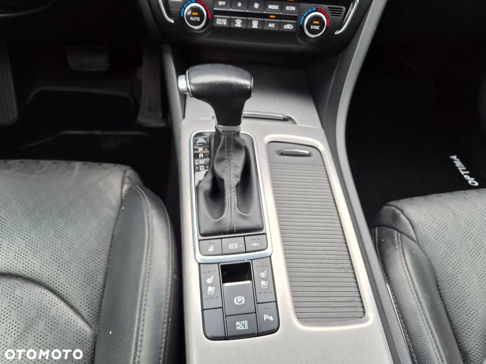 Kia Optima - 28
