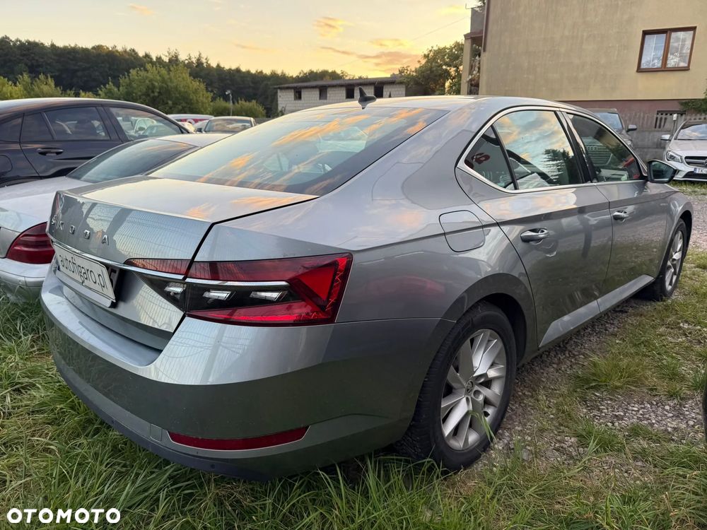 Skoda Superb 2.0 TDI SCR Ambition DSG - 7