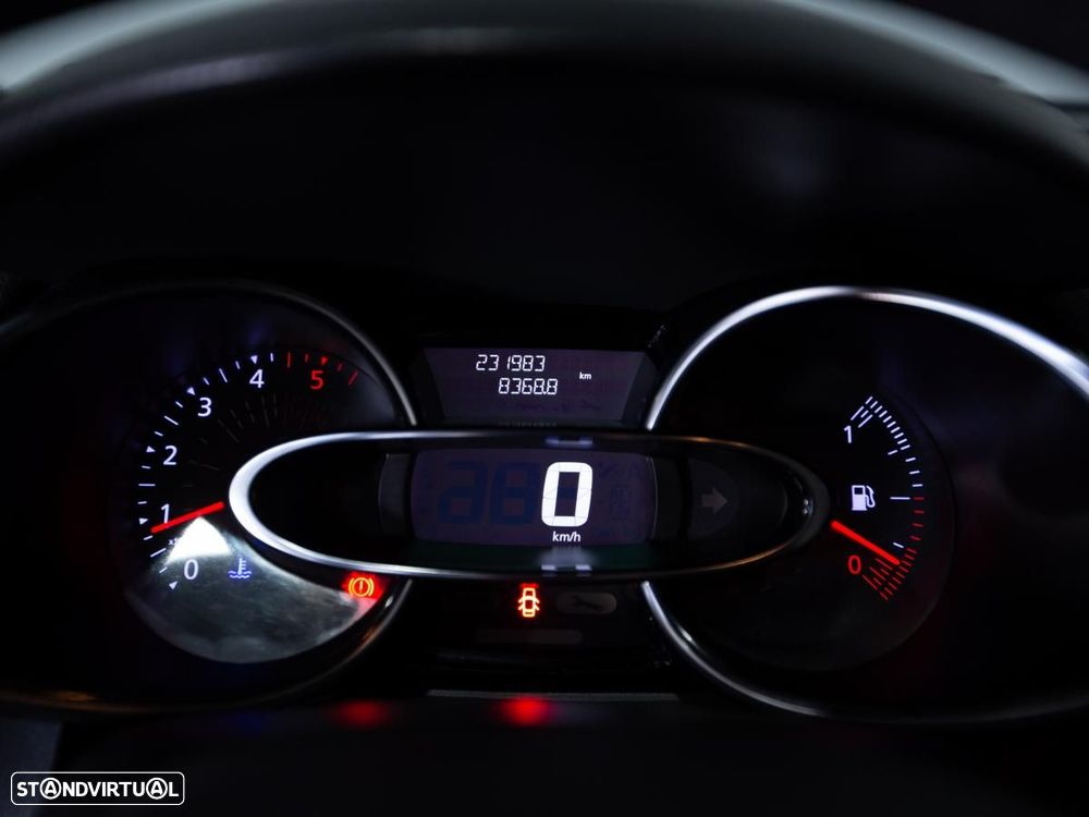 Renault Clio Sport Tourer - 17