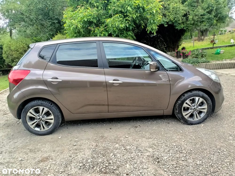 Kia Venga - 4
