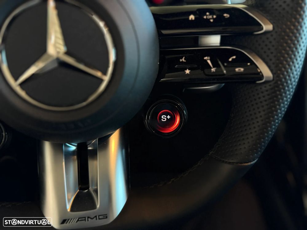 Mercedes-Benz SL 63 AMG 4Matic+ - 32