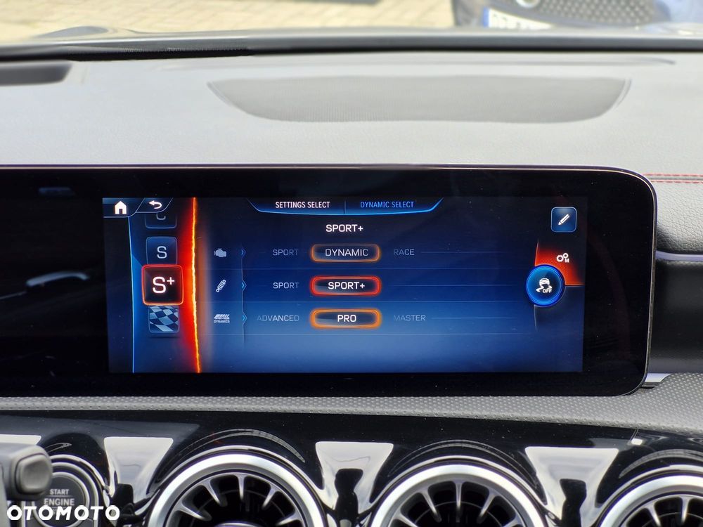 Mercedes-Benz CLA AMG 45 S 4-Matic+ 8G-DCT - 24
