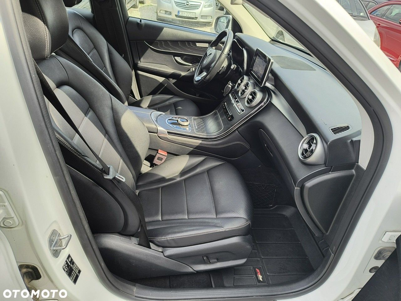 Mercedes-Benz GLC - 24