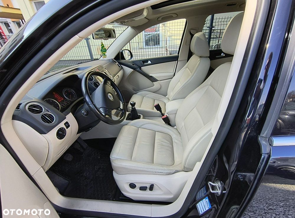 Volkswagen Tiguan 2.0 TDI DPF 4Motion BlueMotion Technology Exclusive - 13