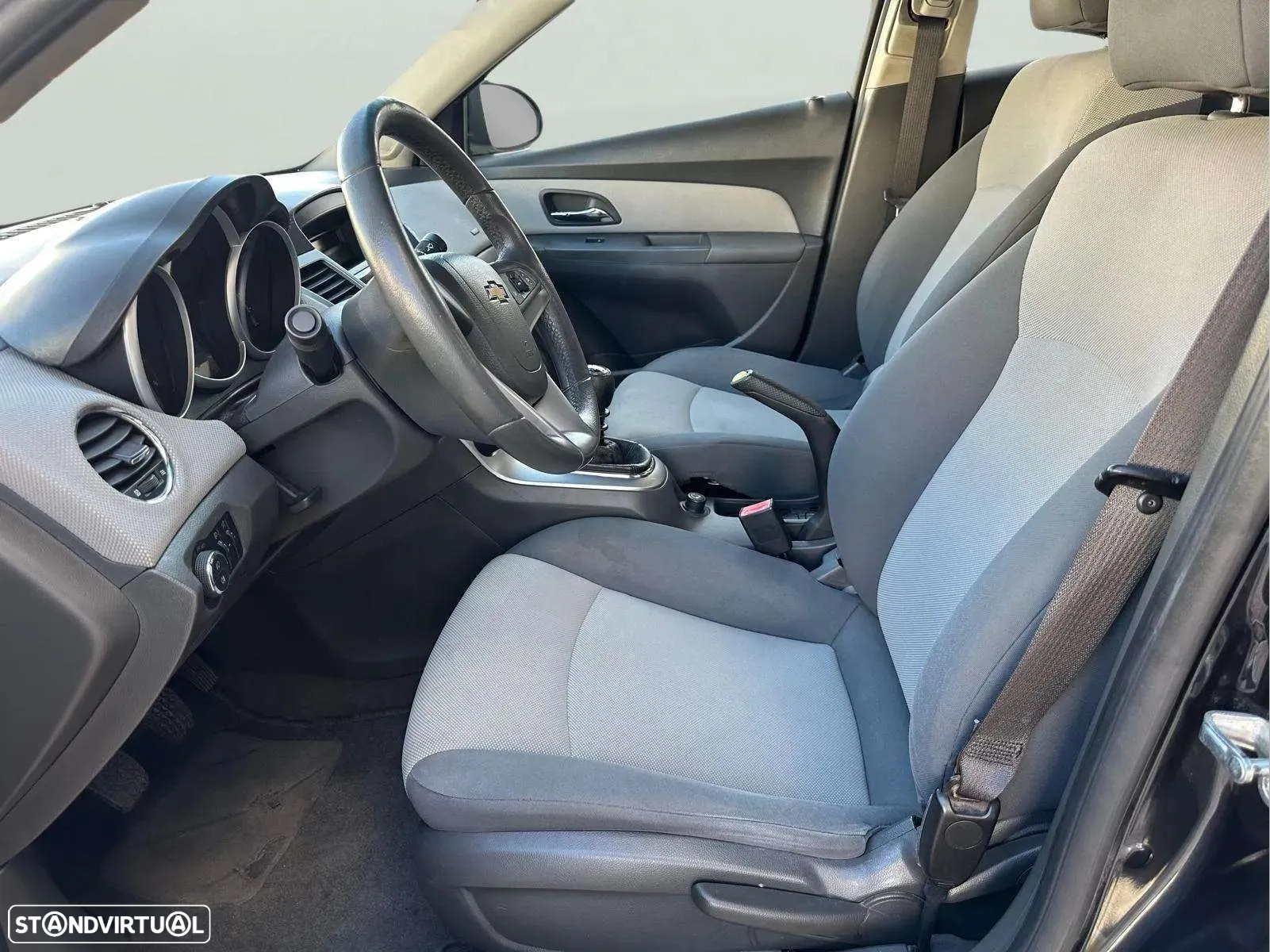 Chevrolet Cruze 1.6 LS - 13
