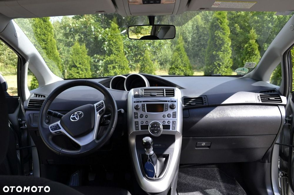 Toyota Verso 1.8 Premium - 15