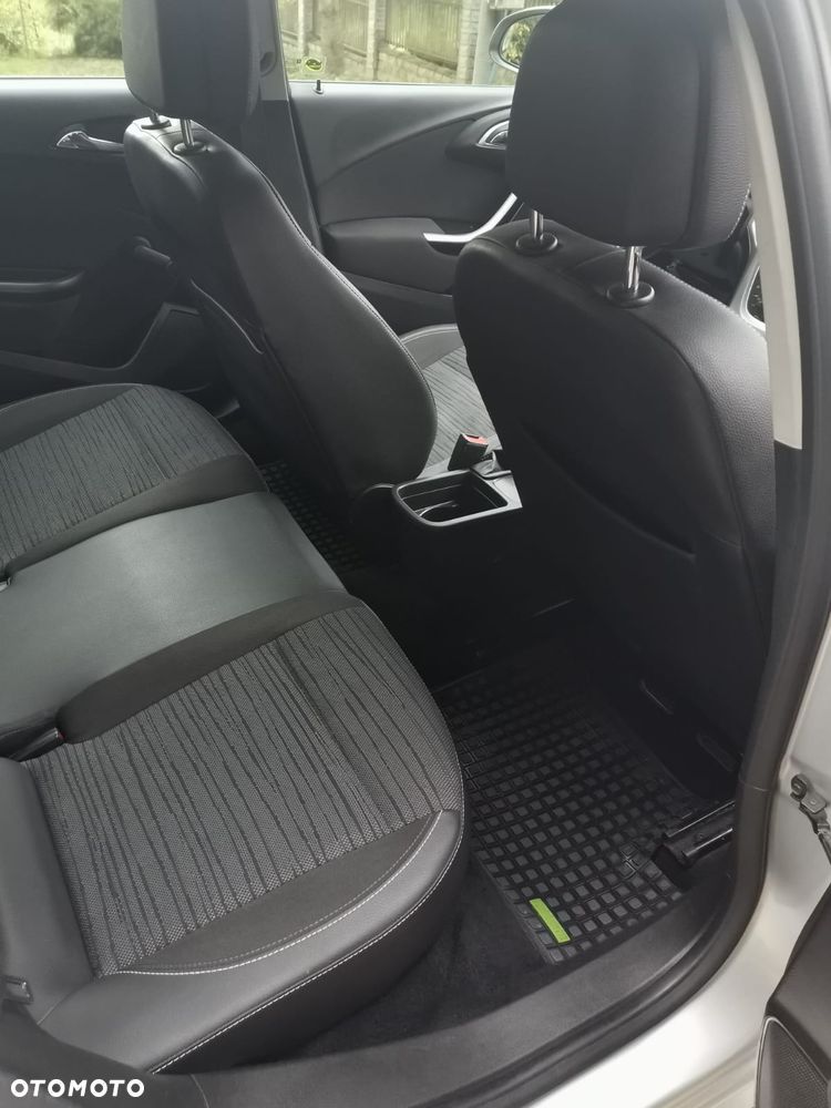 Opel Astra 1.4 Turbo Exklusiv - 21
