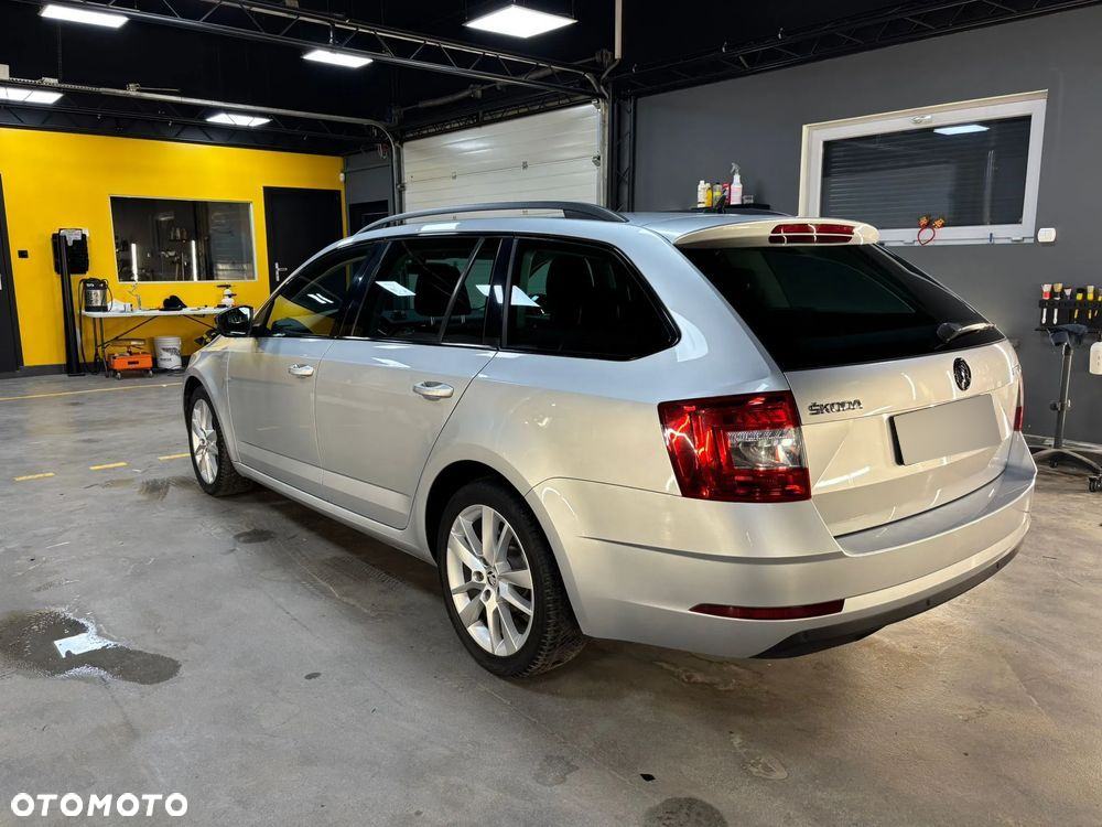 Skoda Octavia 2.0 TDI Style DSG - 7